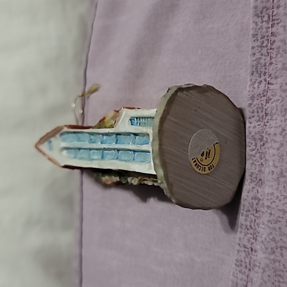 Miniature House Country Chapel inspired with Elongated Orament from Ganz Coll… - Picture 6 of 6